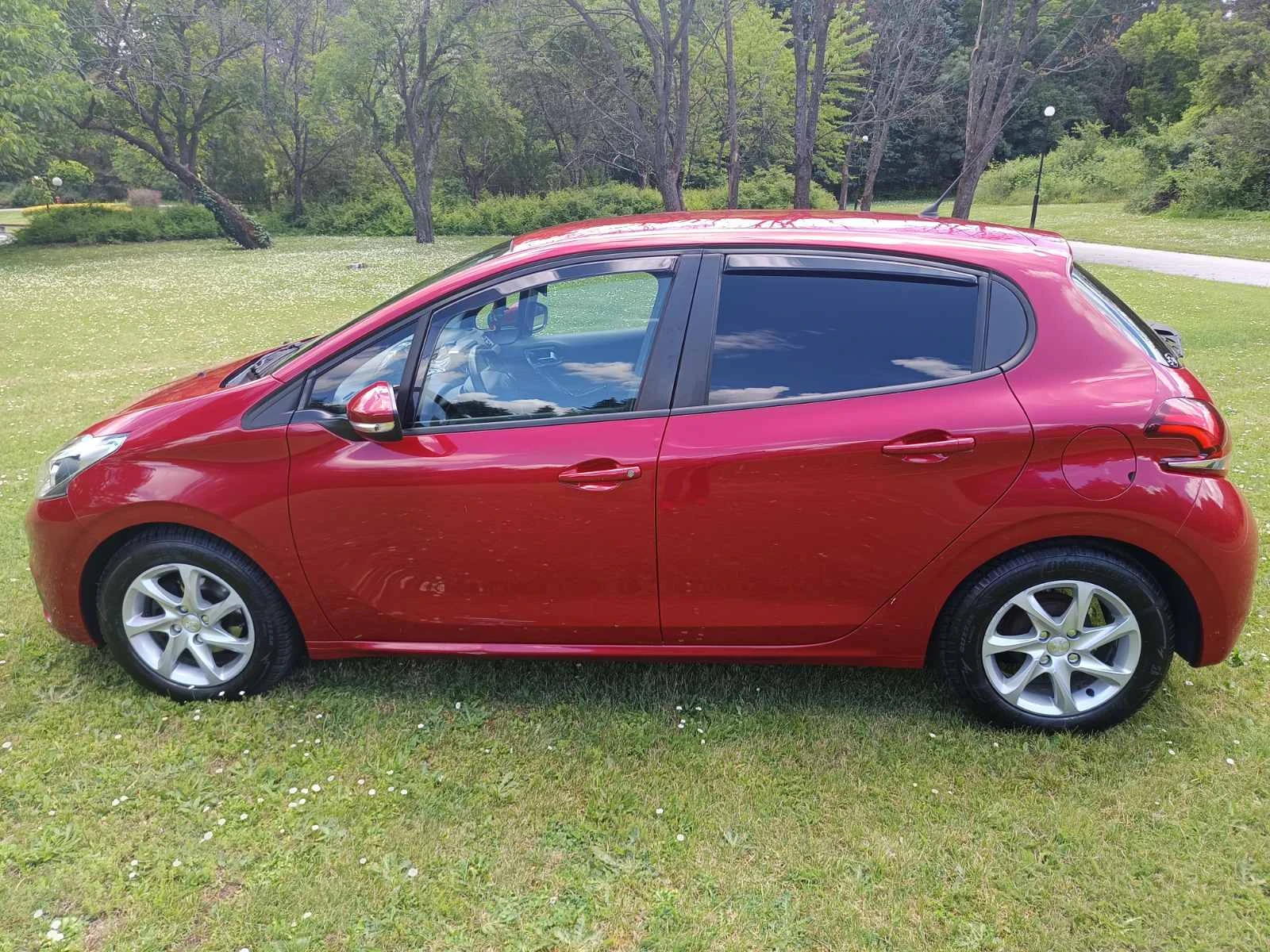 Peugeot 208, снимка 5 - Автомобили и джипове - 54893443