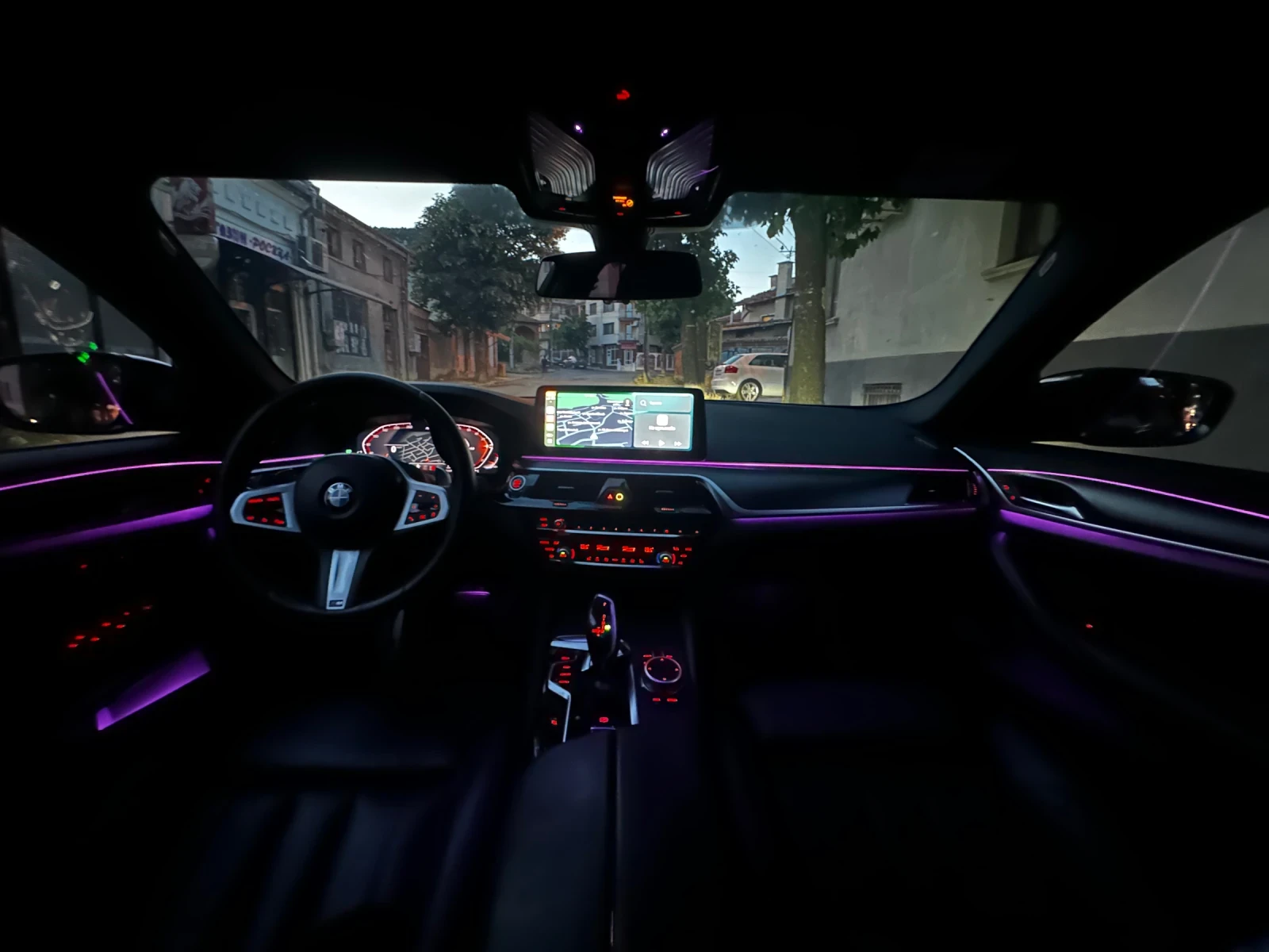 BMW 520 * M-PERFORMANCE* FULL LED* HUD* CARPLAY | Mobile.bg � ����������� 12