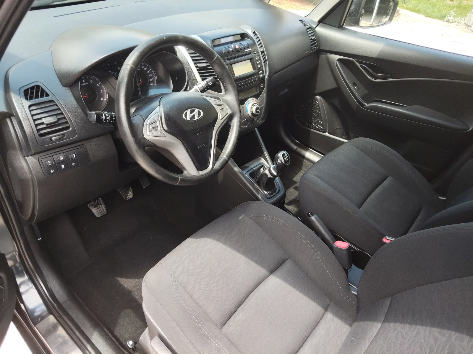 Hyundai Ix20, снимка 9 - Автомобили и джипове - 55569144