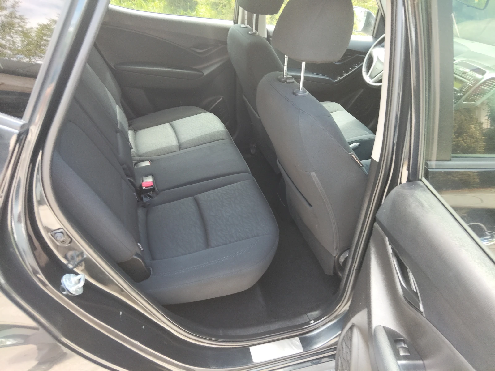Hyundai Ix20, снимка 14 - Автомобили и джипове - 55569144
