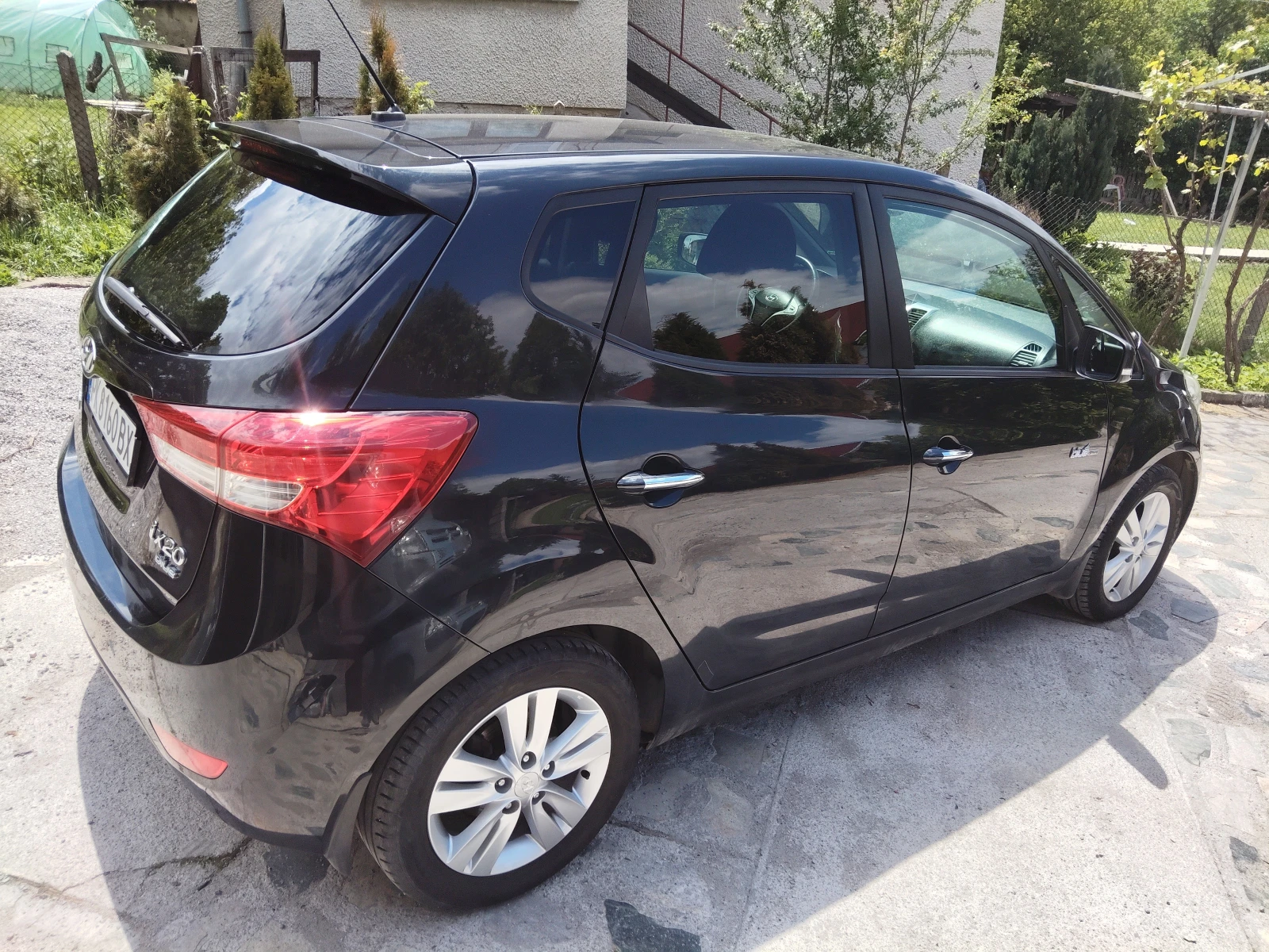 Hyundai Ix20, снимка 3 - Автомобили и джипове - 55569144