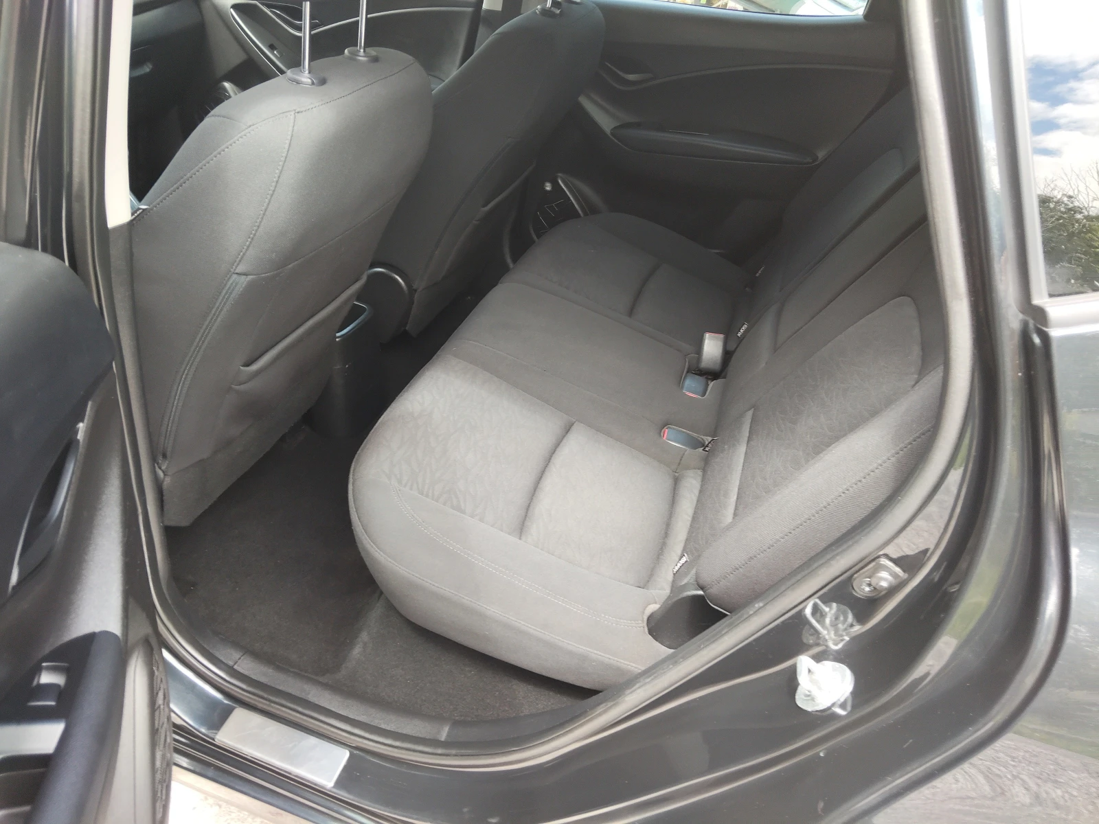 Hyundai Ix20, снимка 11 - Автомобили и джипове - 55569144