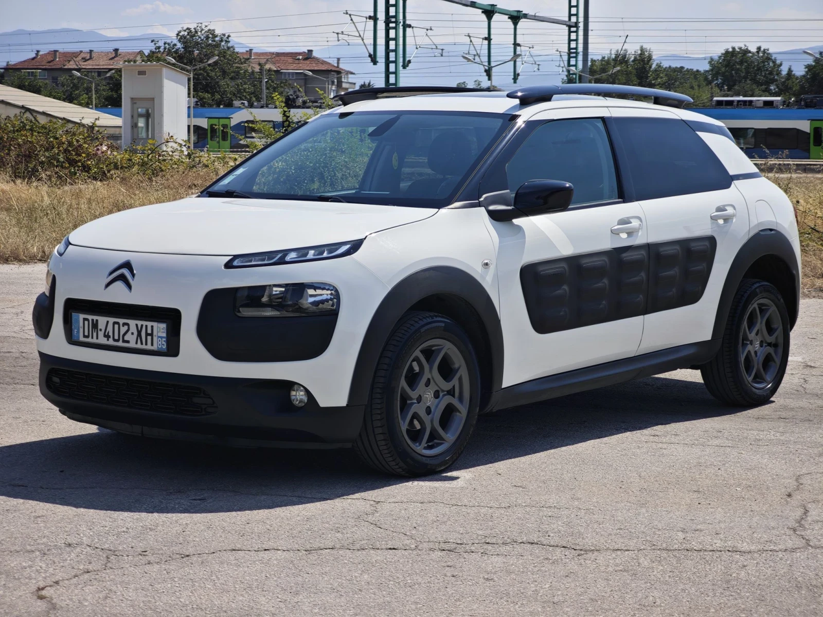 Citroen C4 Cactus SHINE 1.6 BlueHDI ИЗКЛЮЧИТЕЛНО ЗАПАЗЕН 