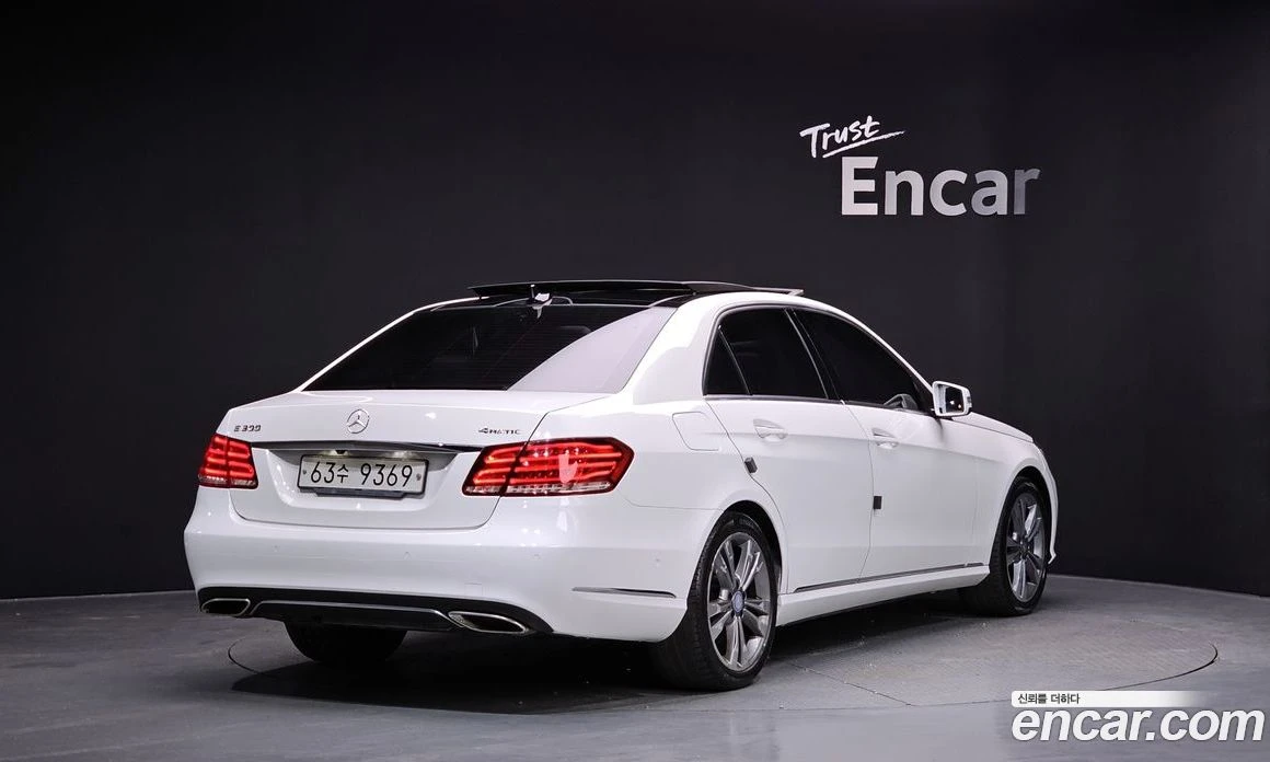 Mercedes-Benz E 300 E300 4MATIC Avantgarde, снимка 2 - Автомобили и джипове - 55685038