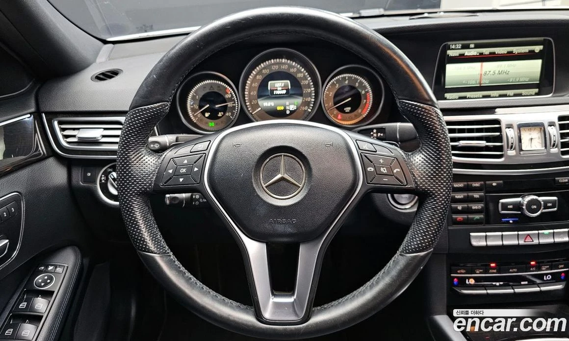 Mercedes-Benz E 300 E300 4MATIC Avantgarde, снимка 13 - Автомобили и джипове - 55685038