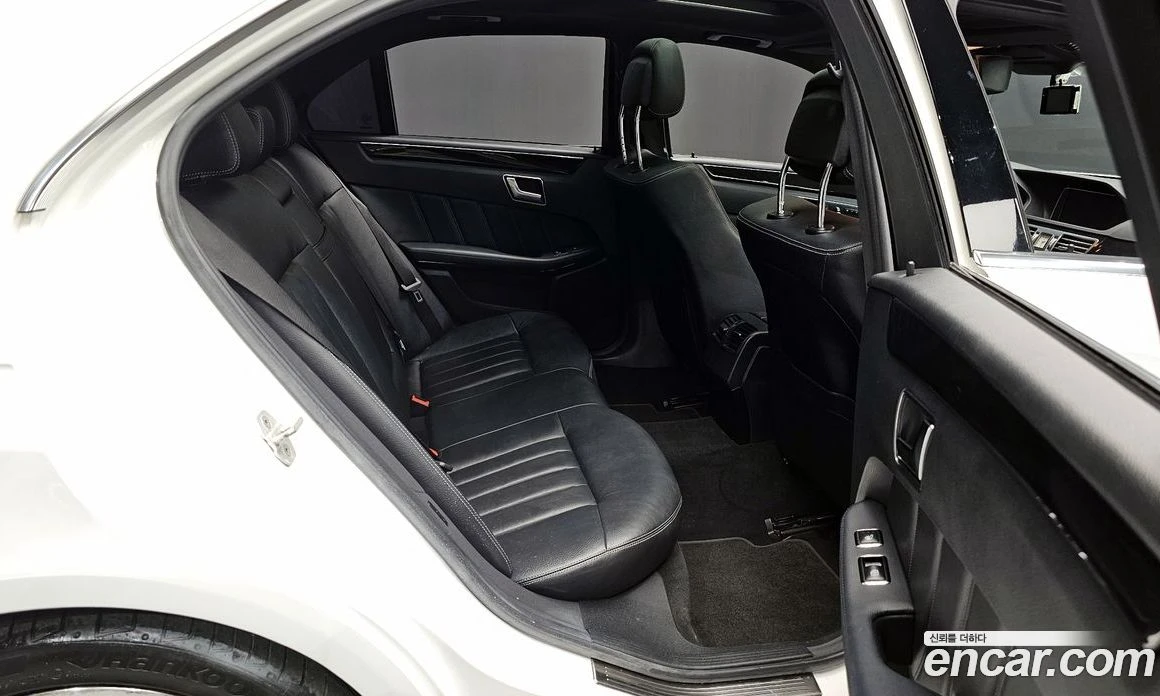 Mercedes-Benz E 300 E300 4MATIC Avantgarde, снимка 12 - Автомобили и джипове - 55685038
