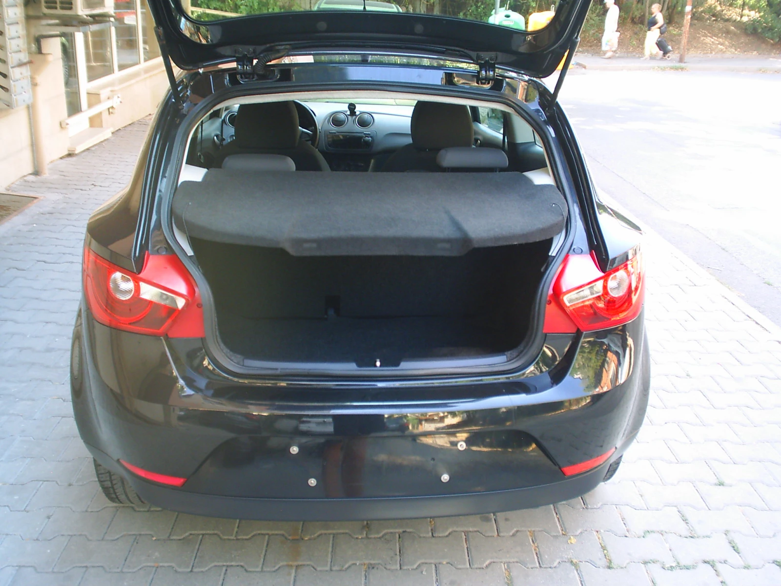 Seat Ibiza 1.2 12V Comfort, снимка 12 - Автомобили и джипове - 55778307
