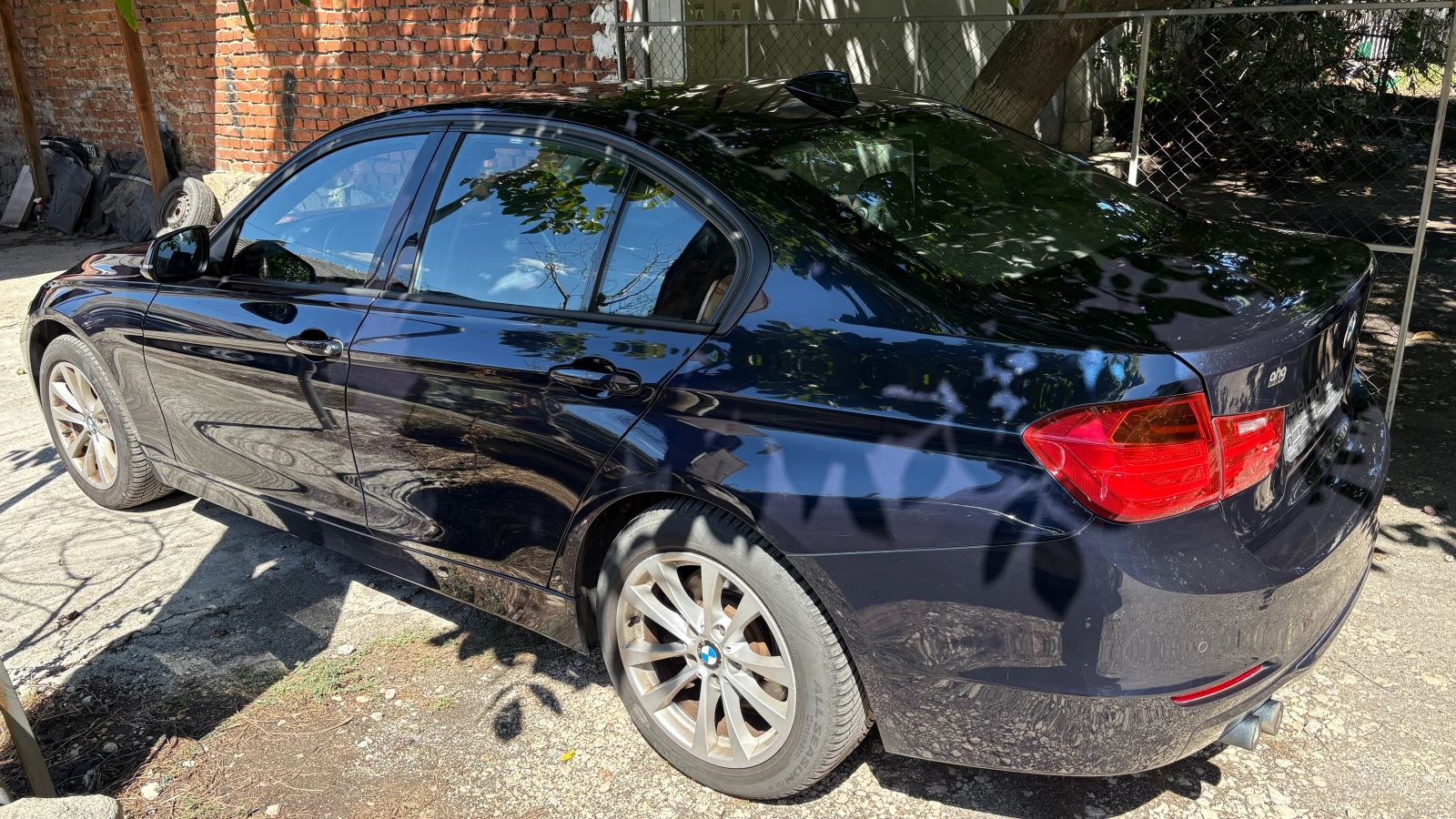 BMW 330 d xDrive Sport F30, снимка 13 - Автомобили и джипове - 56242257