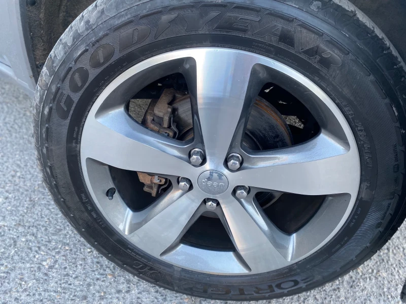 Jeep Grand cherokee 3.6 OVERLAND, снимка 17 - Автомобили и джипове - 52112235