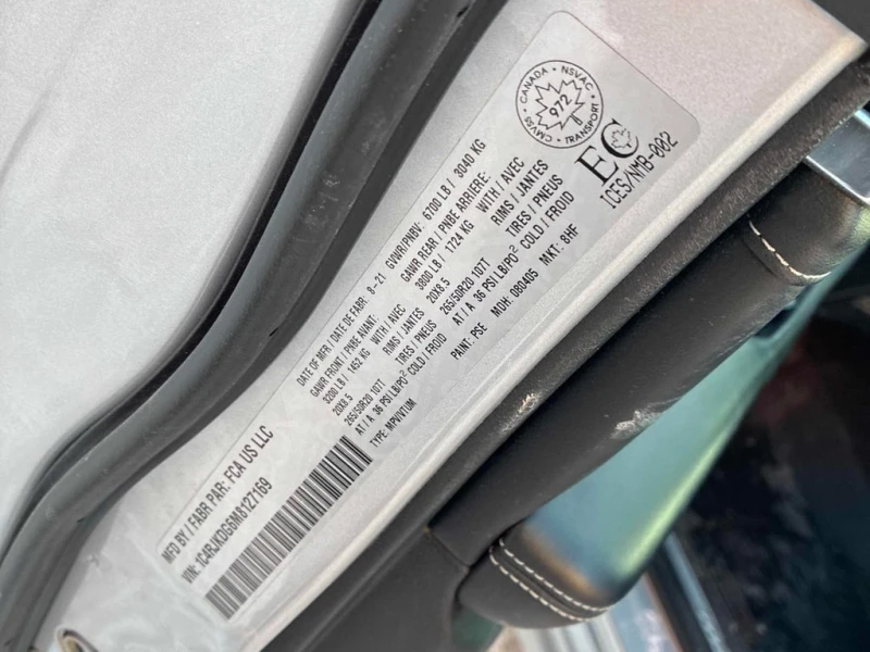 Jeep Grand cherokee * Overland * CARFAX * БЕЗ ПЪРВОНАЧАЛНА ВНОСКА, снимка 10 - Автомобили и джипове - 52700326