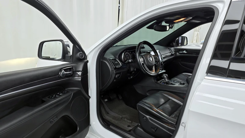 Jeep Grand cherokee 3.6 OVERLAND autogeorge.com, снимка 10 - Автомобили и джипове - 53084171