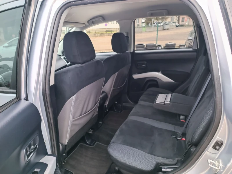 Mitsubishi Outlander 2.4i-170кс-ШВЕЙЦАРИЯ-РЪЧКА-4Х4-KEYLESS, снимка 9 - Автомобили и джипове - 53237500