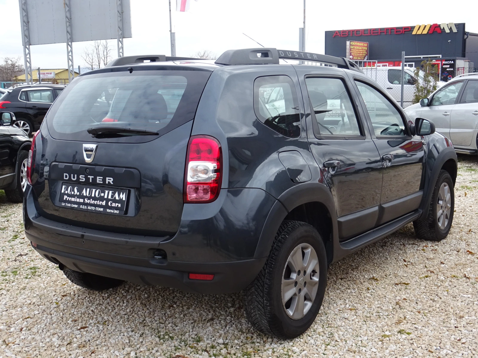 Dacia Duster 1.6i 114kc S&S GPL 5вр. Laureate Family - изображение 5