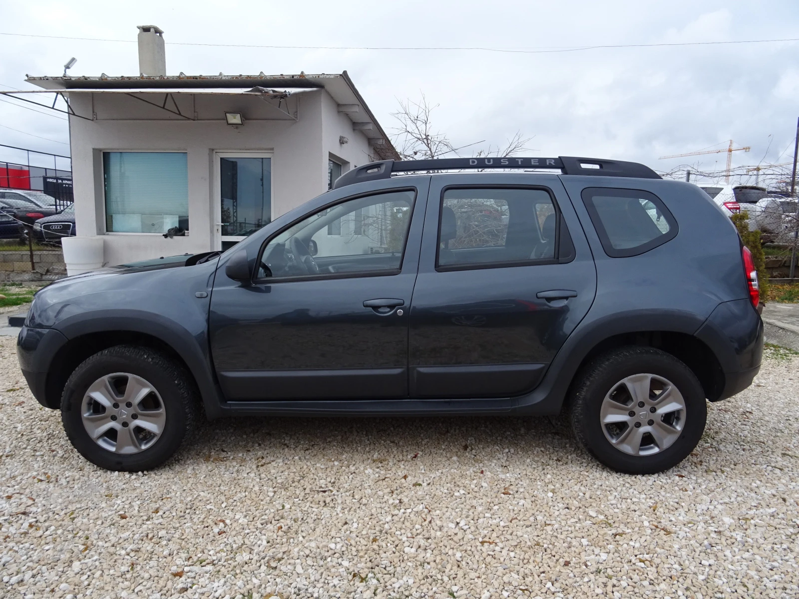 Dacia Duster 1.6i 114kc S&S GPL 5вр. Laureate Family - изображение 2