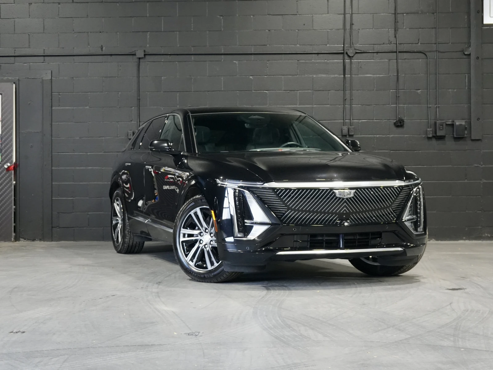 Cadillac Escalade LYRIQ* / Luxury / PANO / 360 / AKG | Mobile.bg   1