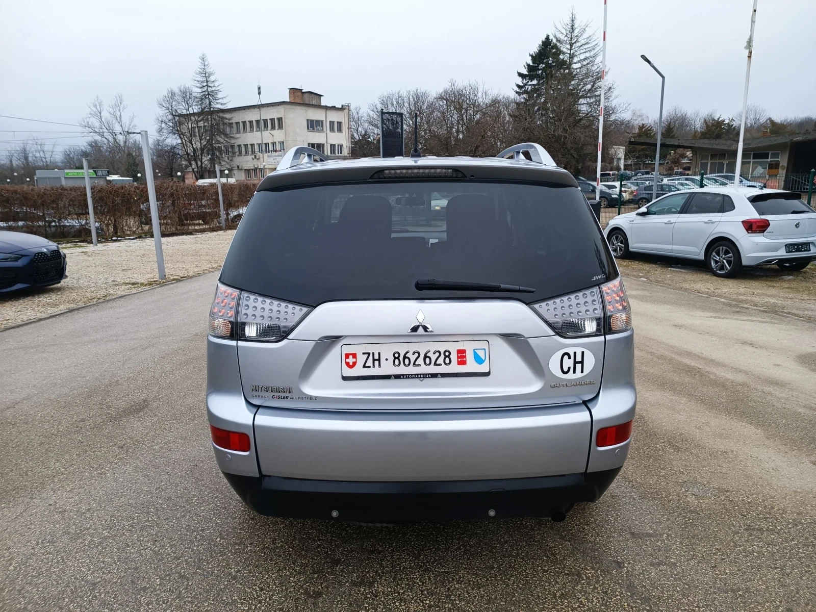 Mitsubishi Outlander 2.4i-170кс-ШВЕЙЦАРИЯ-РЪЧКА-4Х4-KEYLESS - изображение 3