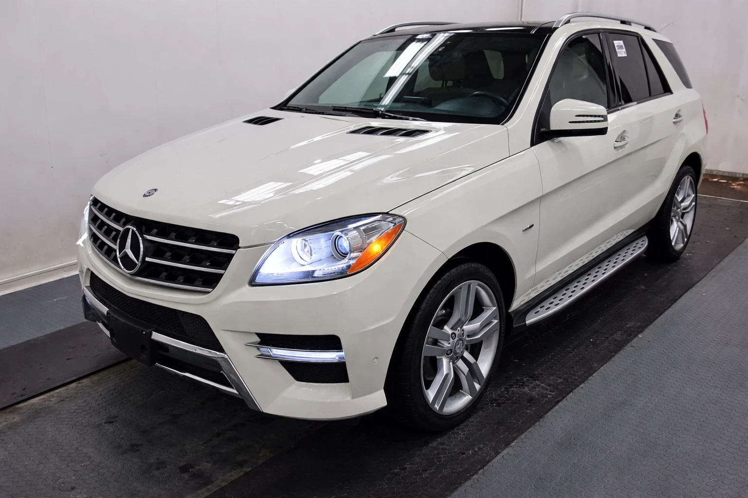 Mercedes-Benz ML 350 d BlueTec AMG-Line, снимка 2 - Автомобили и джипове - 53900075