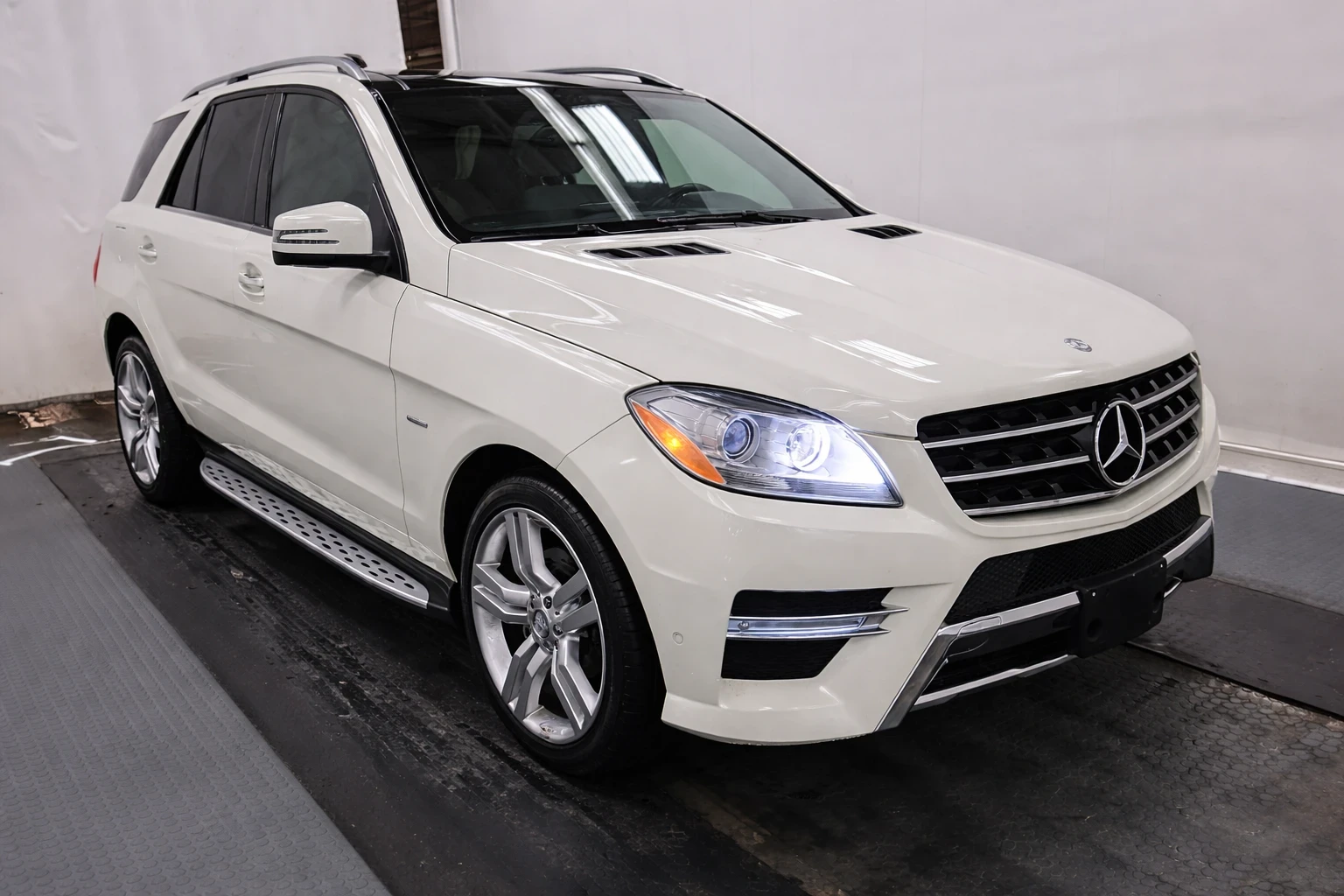 Mercedes-Benz ML 350 d BlueTec AMG-Line, снимка 3 - Автомобили и джипове - 53900075