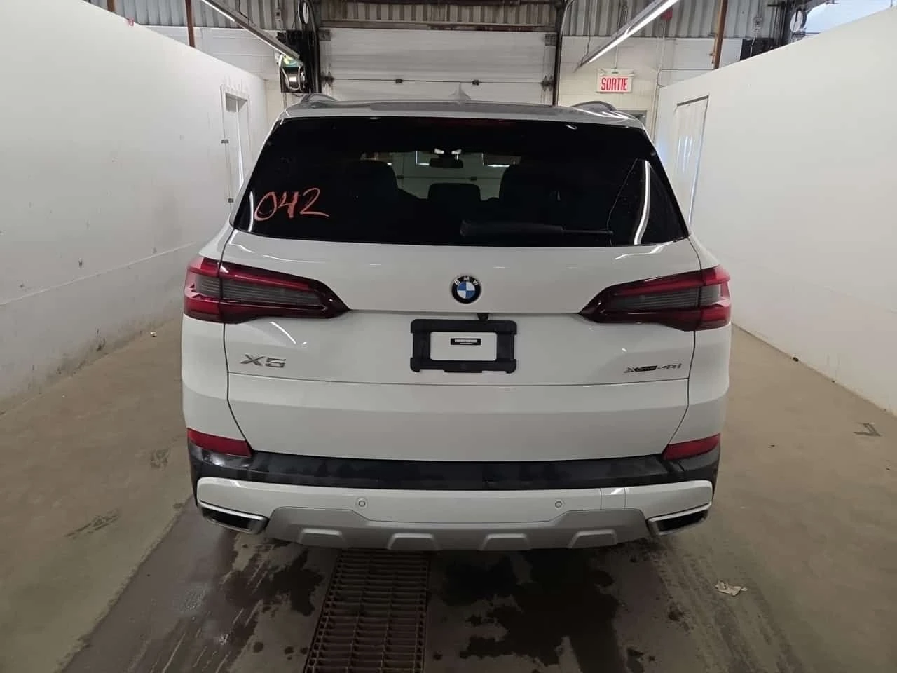 BMW X5 * xDrive40i * ПОДГРЕВИ * 360 * PANO * CARFAX, снимка 17 - Автомобили и джипове - 54680910