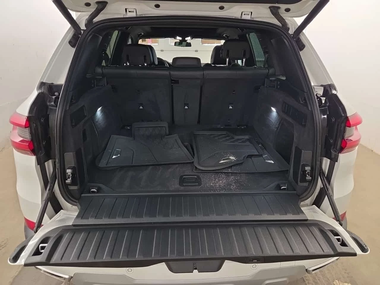 BMW X5 * xDrive40i * ПОДГРЕВИ * 360 * PANO * CARFAX, снимка 14 - Автомобили и джипове - 54680910