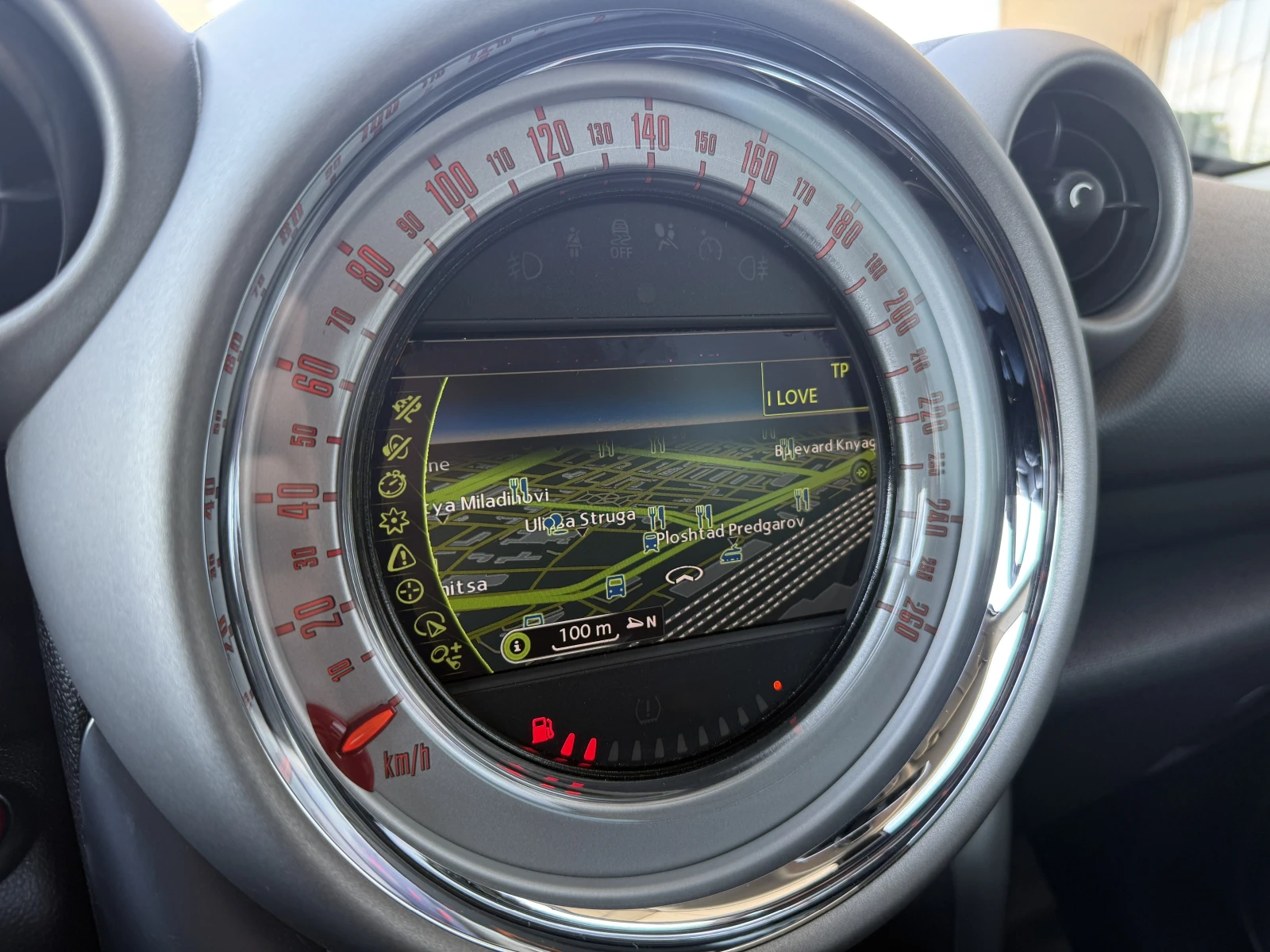 Mini Countryman S 184к.с. 4x4 Кожа/Навигация/Подгрев/Панорама, снимка 13 - Автомобили и джипове - 55230481