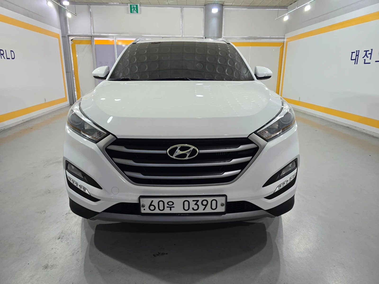 Hyundai Tucson 2.0 Modern* ПОДГРЕВ ВОЛАН* КРАЙНА ЦЕНА, снимка 2 - Автомобили и джипове - 55318864