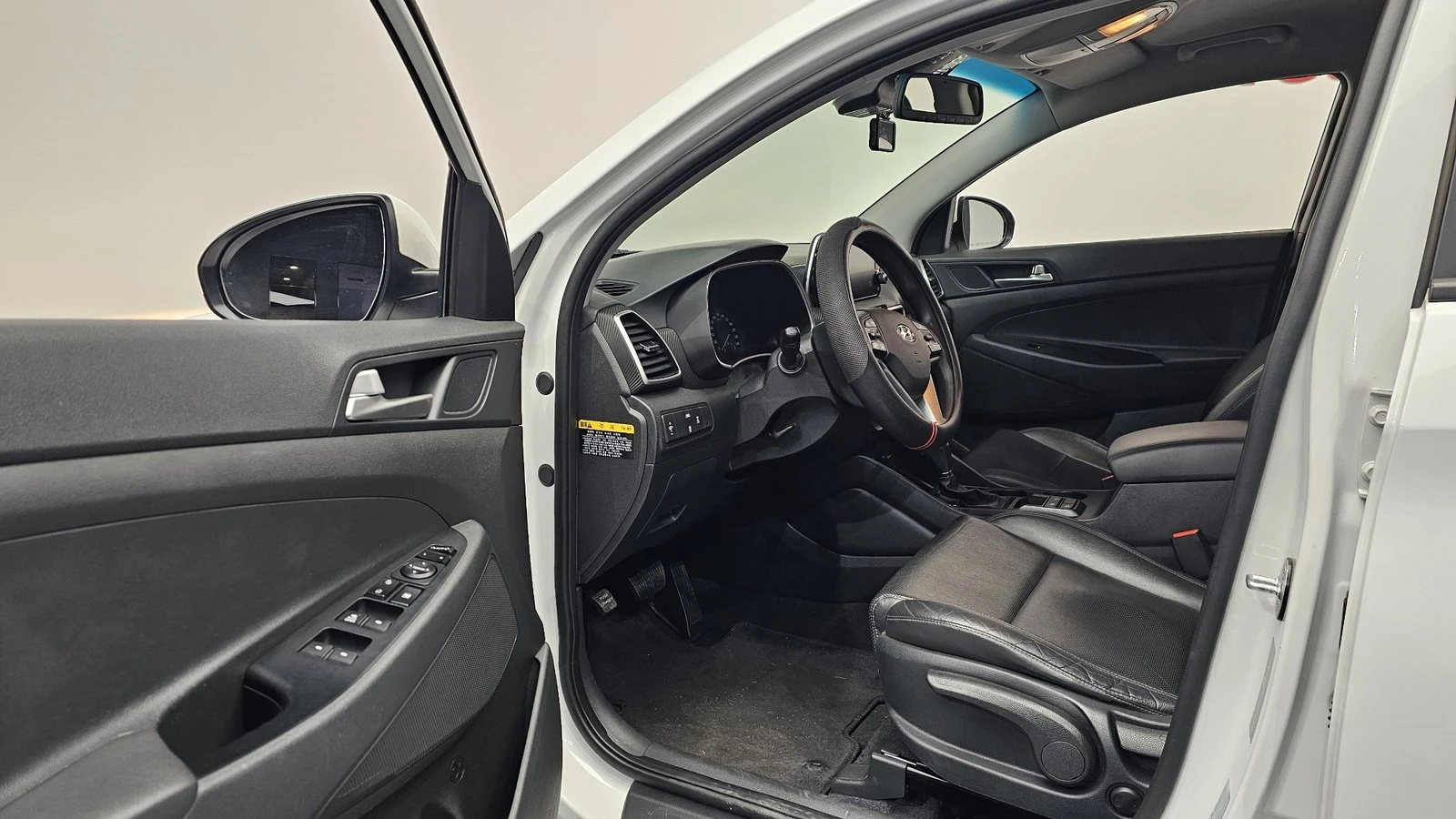Hyundai Tucson 2.0* KEYLESS* КРАЙНА ЦЕНА, снимка 10 - Автомобили и джипове - 55318864