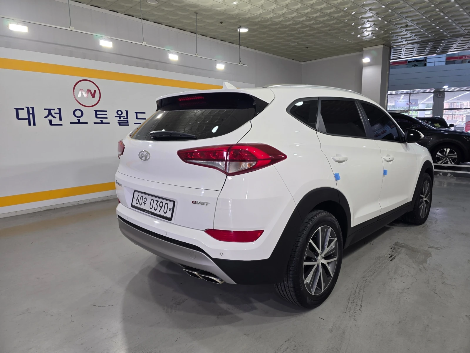 Hyundai Tucson 2.0 Modern* ПОДГРЕВ ВОЛАН* КРАЙНА ЦЕНА, снимка 4 - Автомобили и джипове - 55318864