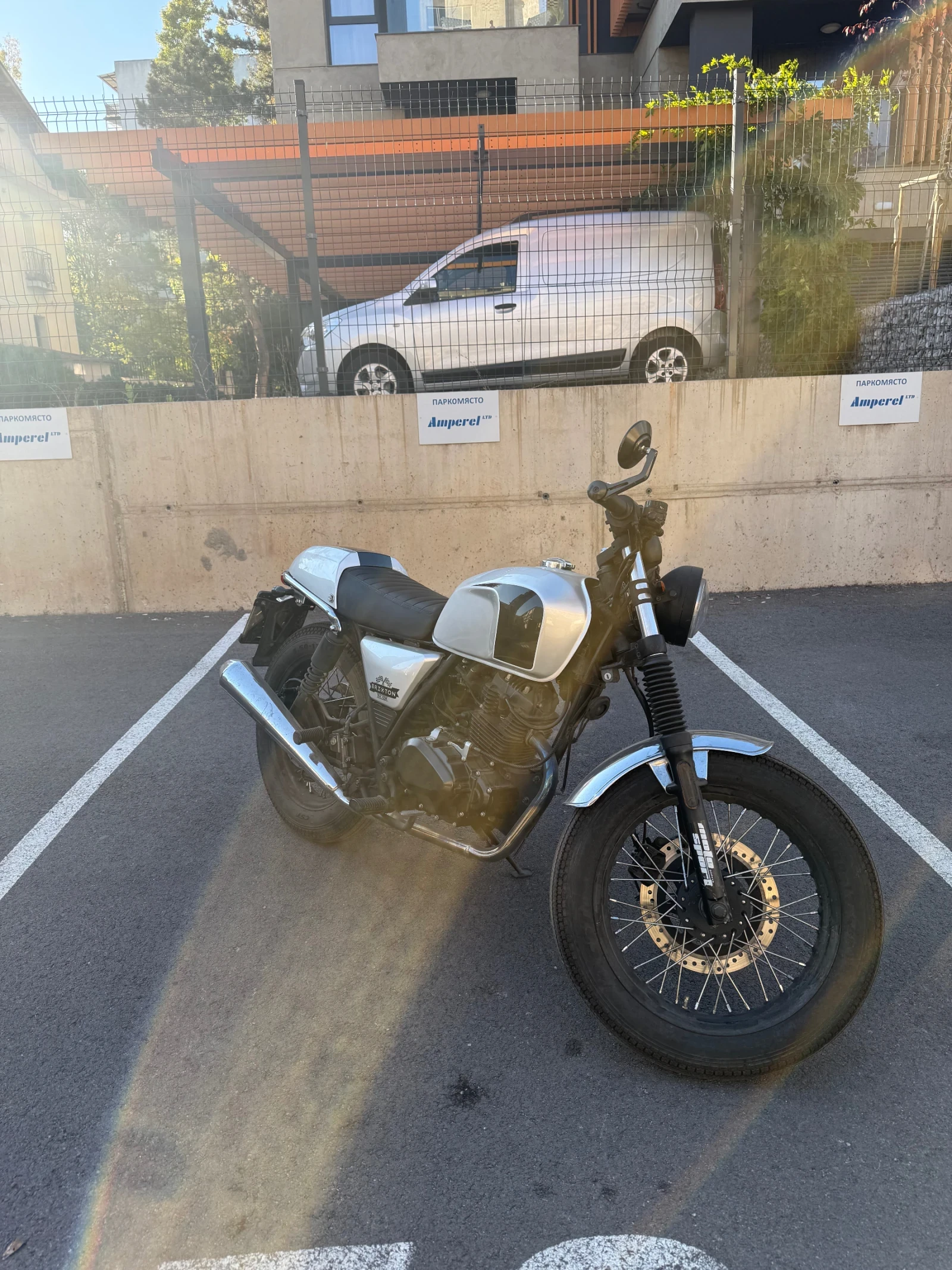 Brixton BX 125