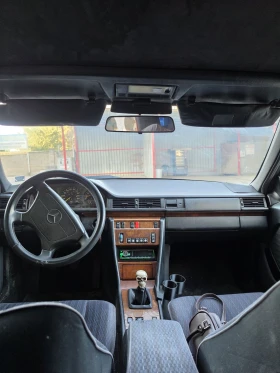 Mercedes-Benz 124 2.0, снимка 5