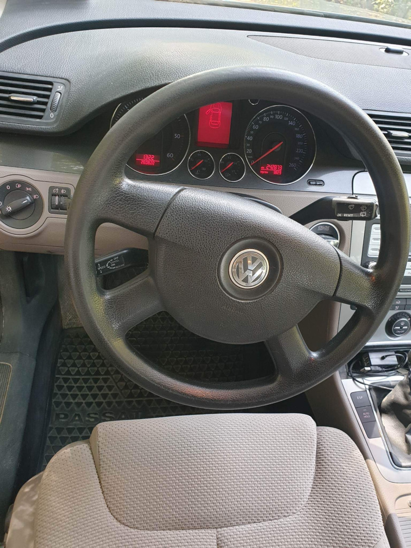 VW Passat, снимка 9 - Автомобили и джипове - 45700304