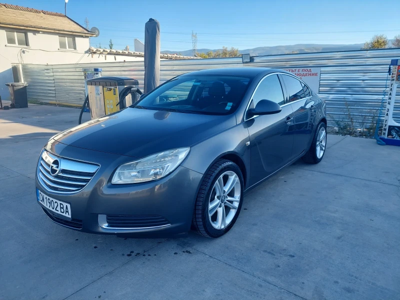 Opel Insignia, снимка 1 - Автомобили и джипове - 47622367