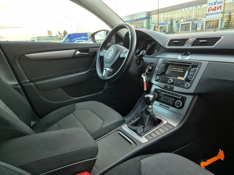 VW Passat 2.0TDI NAVI, снимка 16 - Автомобили и джипове - 48342615