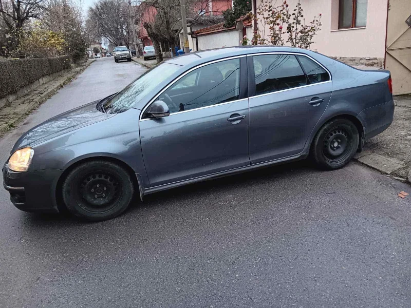 VW Jetta 1.9, снимка 2 - Автомобили и джипове - 48633344