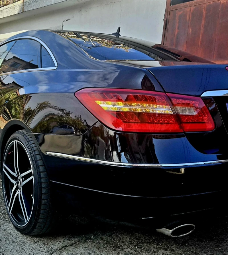 Mercedes-Benz E 250 Купе, снимка 3 - Автомобили и джипове - 52156152