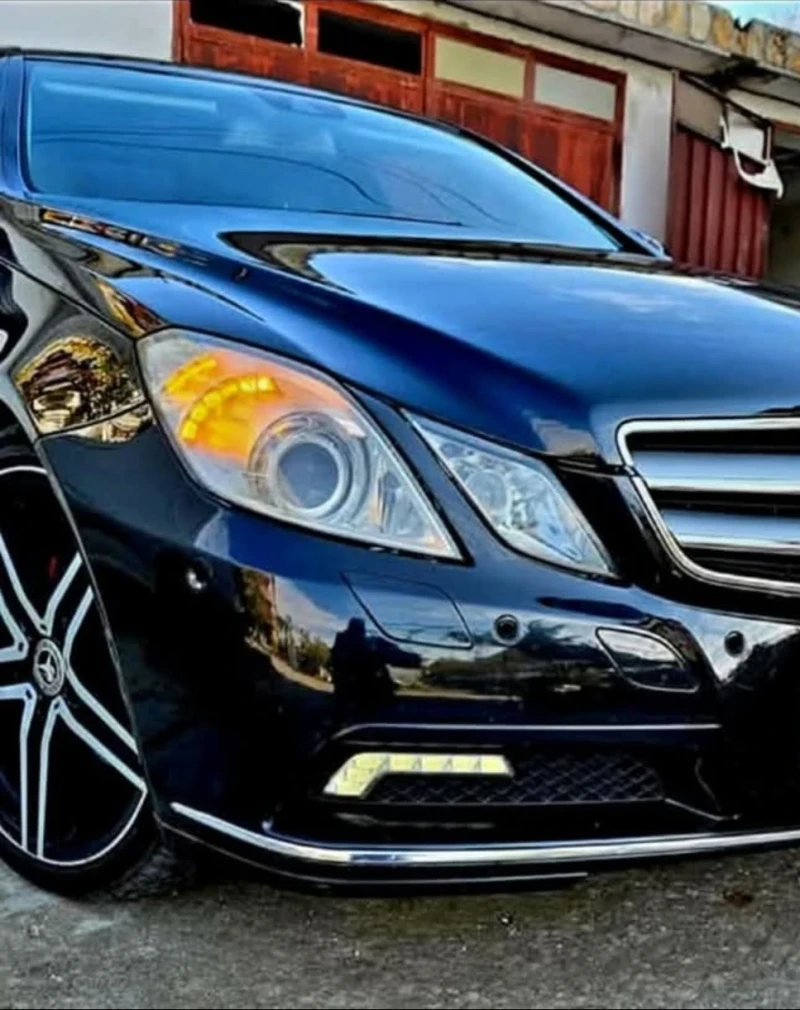 Mercedes-Benz E 250 Купе, снимка 7 - Автомобили и джипове - 52156152