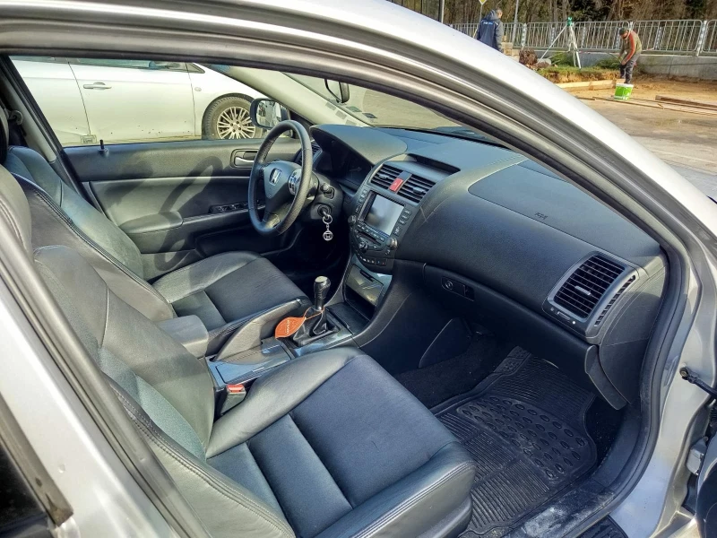 Honda Accord 2.0Бензин, снимка 12 - Автомобили и джипове - 52661867