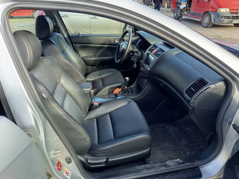 Honda Accord 2.0Бензин, снимка 10 - Автомобили и джипове - 52661867