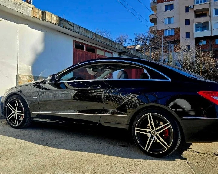 Mercedes-Benz E 250 Купе - изображение 4