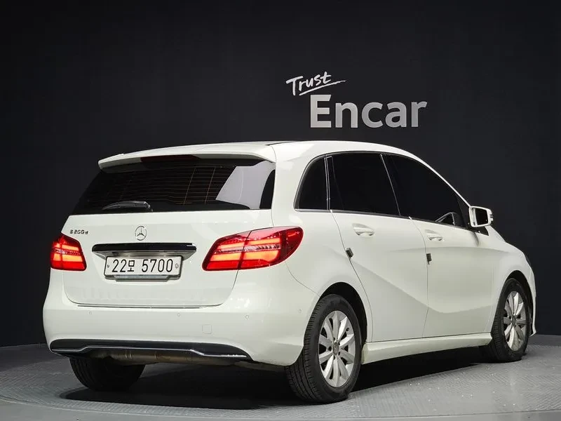 Mercedes-Benz B 200 2.0, снимка 2 - Автомобили и джипове - 54278401