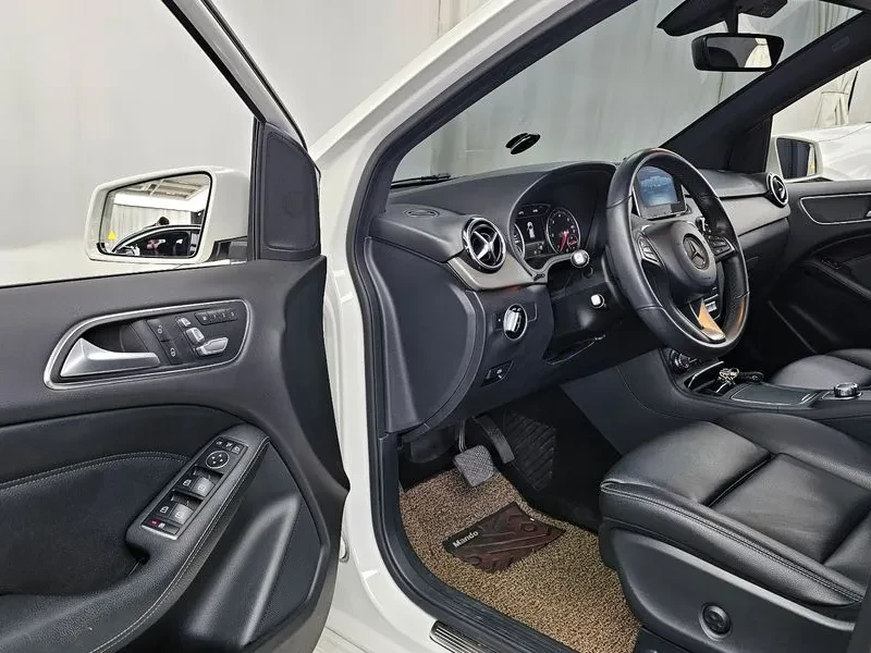 Mercedes-Benz B 200 2.0, снимка 10 - Автомобили и джипове - 54278401