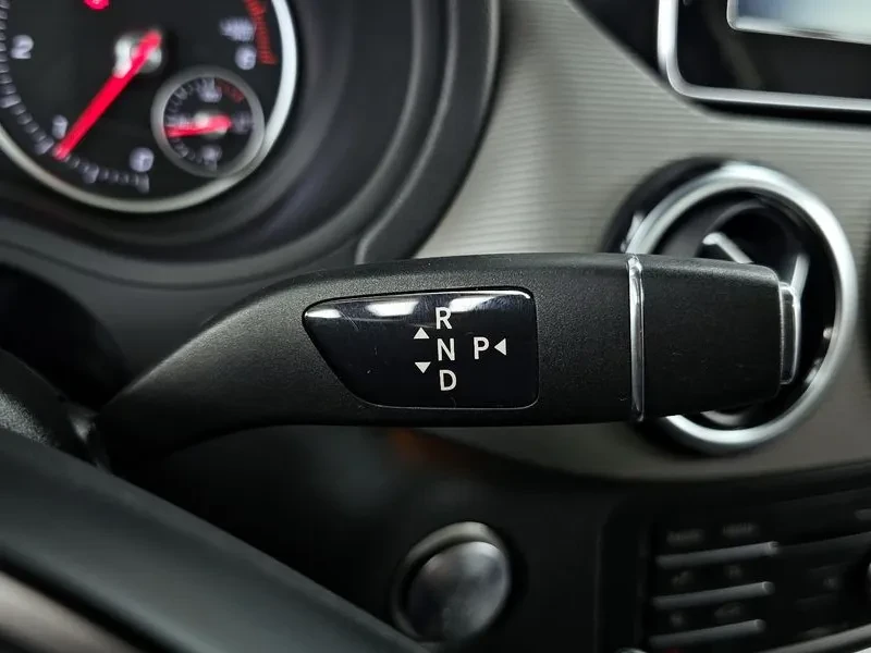 Mercedes-Benz B 200 2.0, снимка 9 - Автомобили и джипове - 54278401