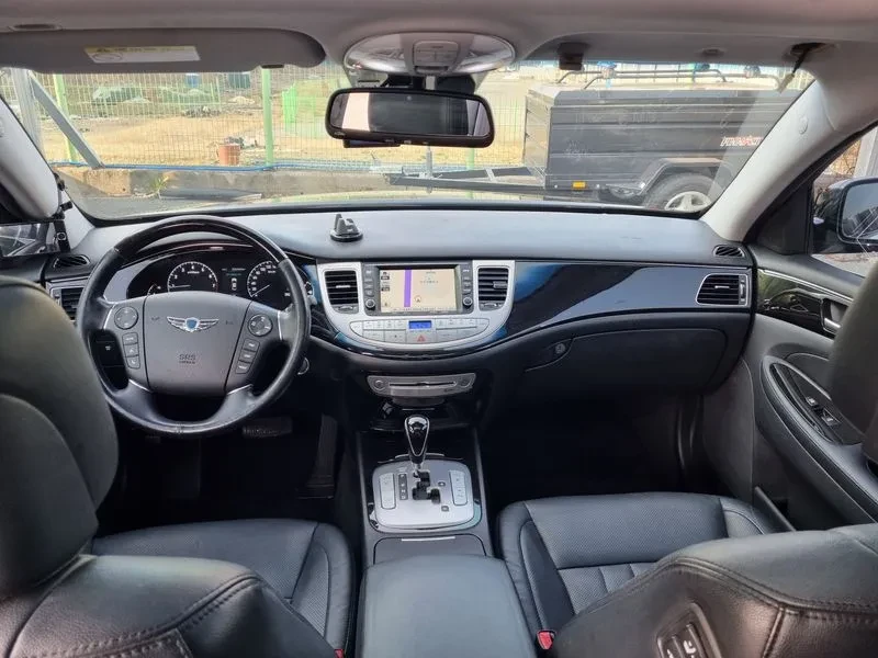 Hyundai Genesis 3.3, снимка 12 - Автомобили и джипове - 54618104