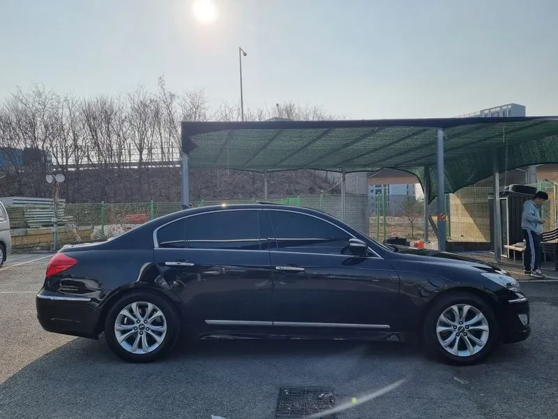 Hyundai Genesis 3.3, снимка 4 - Автомобили и джипове - 54618104