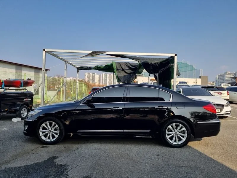 Hyundai Genesis 3.3, снимка 5 - Автомобили и джипове - 54618104