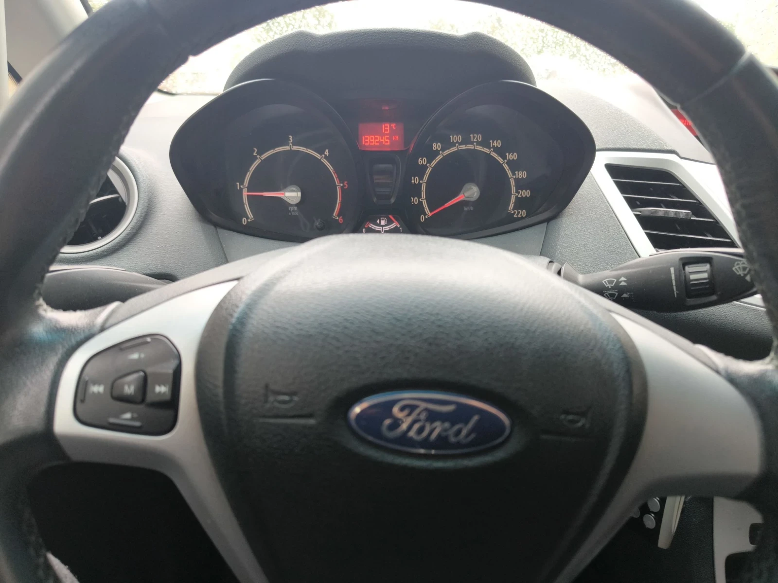 Ford Fiesta 1.5 TDCI 75 к.с. - изображение 6