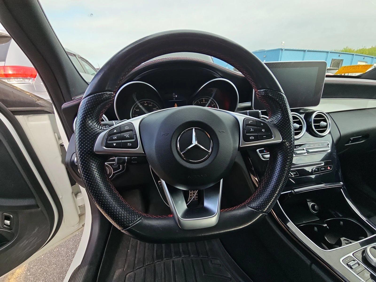 Mercedes-Benz C 43 AMG 4MATIC* Burmester* Lane Keep* Maсаж* Дистроник - изображение 7