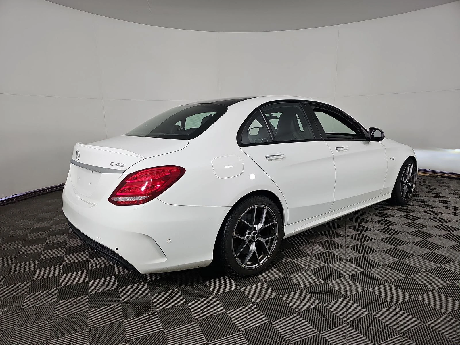 Mercedes-Benz C 43 AMG 4MATIC* Burmester* Lane Keep* Maсаж* Дистроник - изображение 5