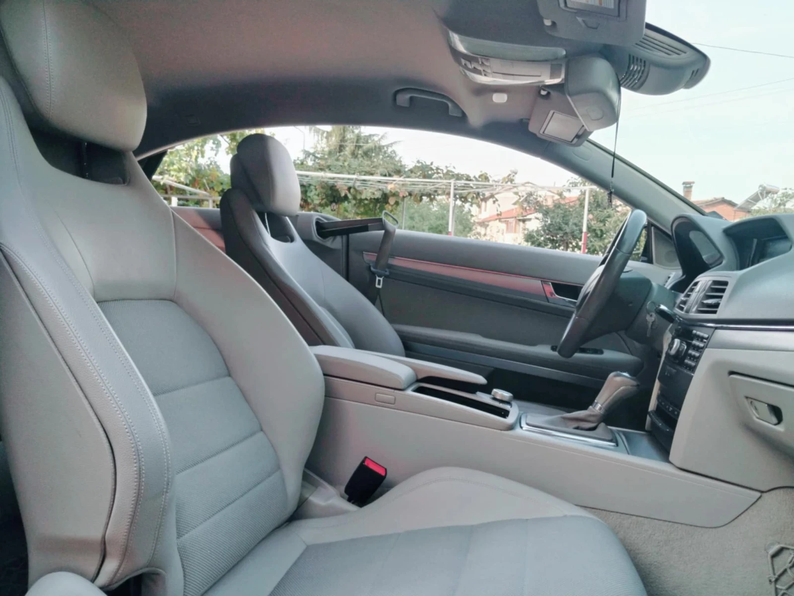 Mercedes-Benz E 250 Купе - изображение 5