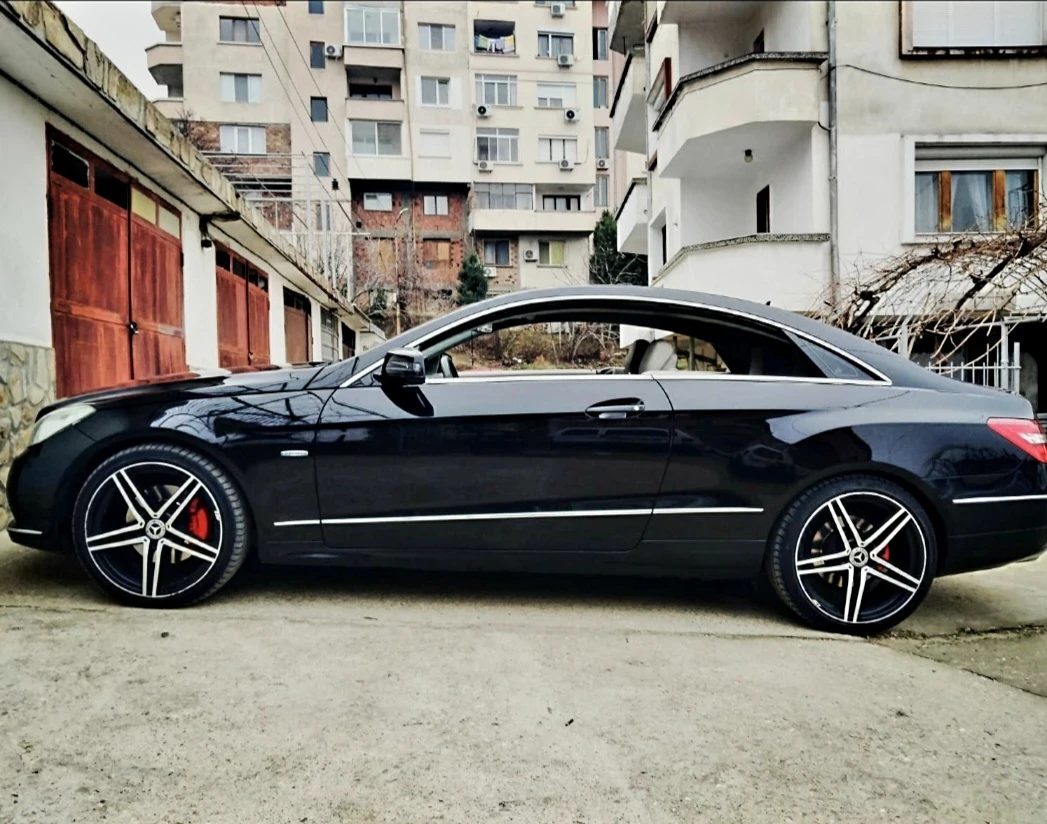 Mercedes-Benz E 250 Купе - изображение 3